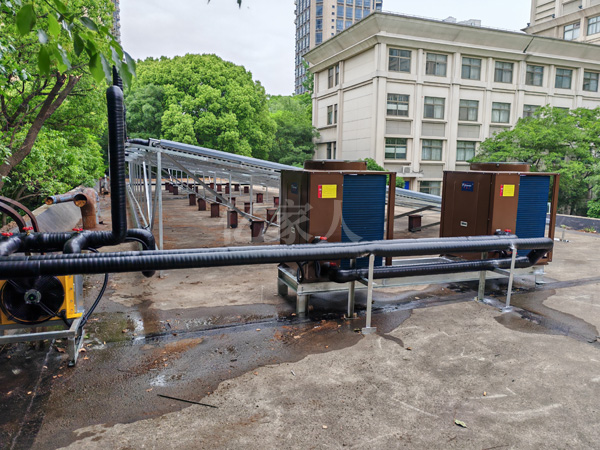 江阴员工宿舍太阳能加空气能热水器工程交付运行